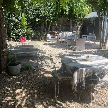 Appartement Avec Jardin En Ville LʼIsle-sur-la-Sorgue Buitenkant foto