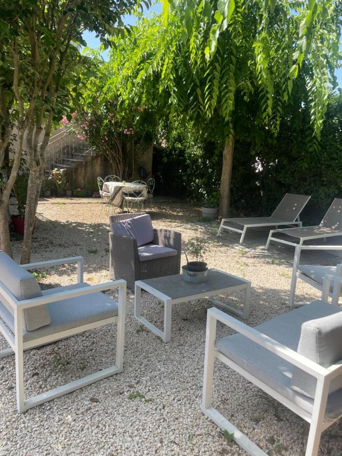 Appartement Avec Jardin En Ville LʼIsle-sur-la-Sorgue Buitenkant foto